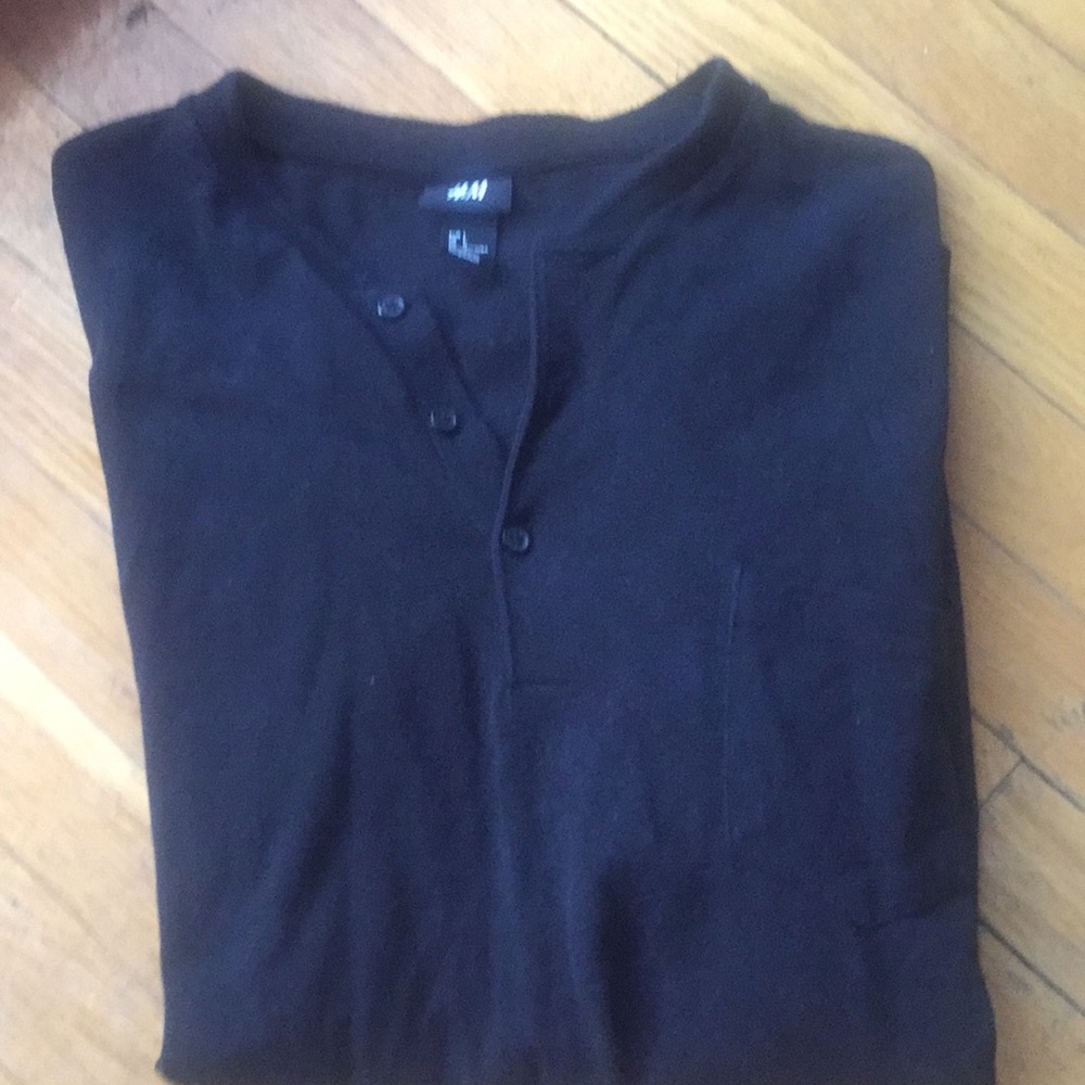 H&M  Essential everyday pocket t-shirt
